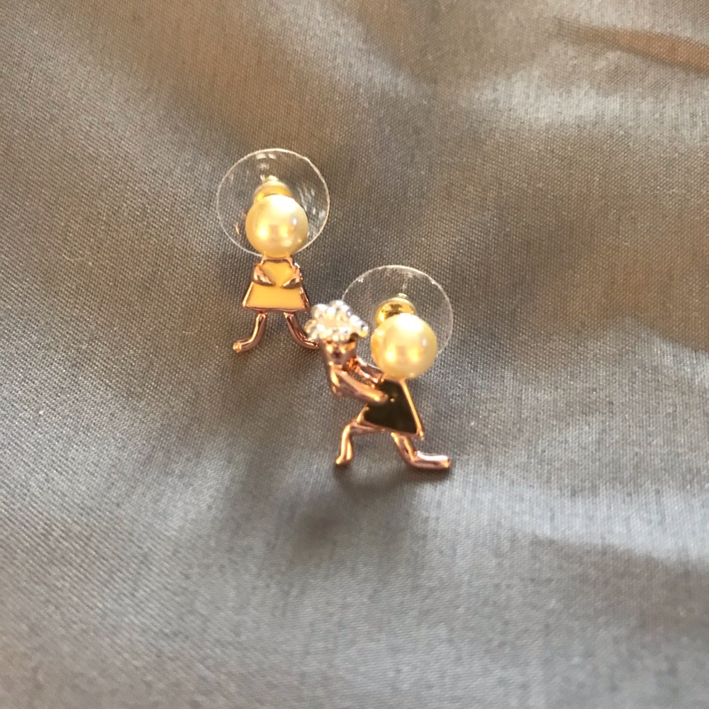 Pearl and rose gold engagement earrings